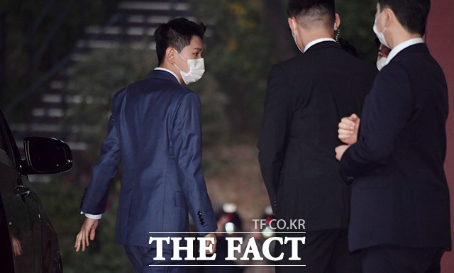 [TF포착] 아모레 서민정-보광 홍정환 결혼 축가 맡은 크러쉬