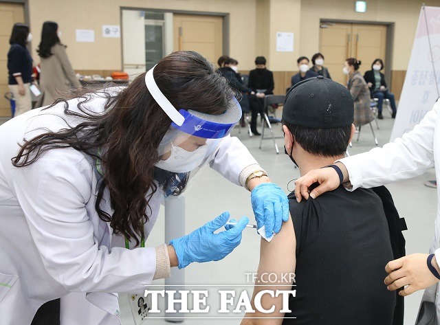 충주시 백신 1차 접종률 35% 넘어…전국 평균 상회