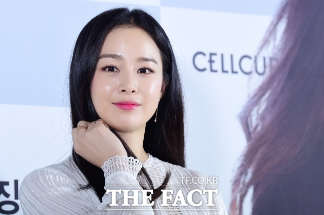 김태희, 現 소속사 스토리제이컴퍼니와 재계약 오랜 신뢰 바탕