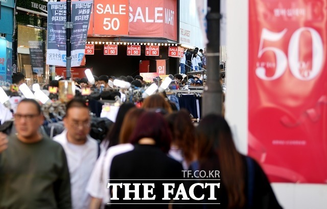 우울한 유통주, 블랙프라이데이 특수 누릴까?…주가 흐름에 시선