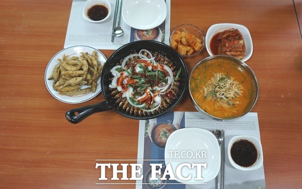 찬바람 불면 생각나는 옥천 생선국수...청산면 특화거리 8색 맛 유혹