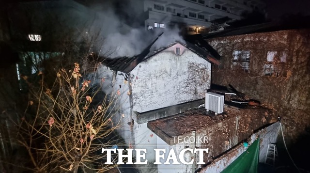 대구 남구 단독주택서 불…1명 부상