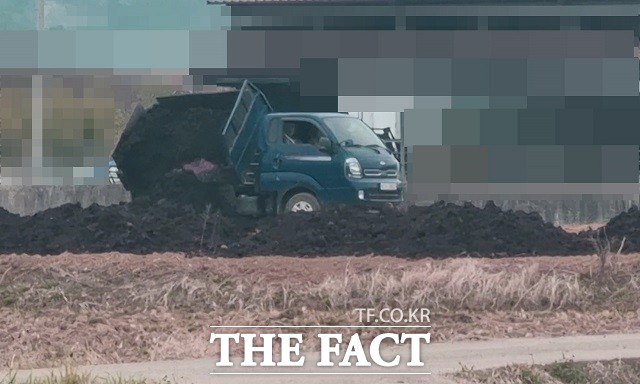 있어야 할 지렁이는 어디가고…경남도, 퇴비인 척 폐기물 불법 투기 업체 적발
