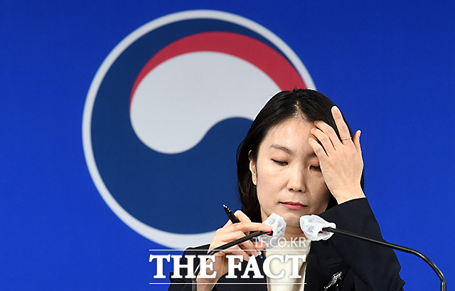 북 화성포-18형 발사 관련 답변하는 이효정 통일부 부대변인 [TF사진관]