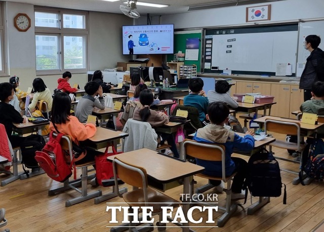대구 성서경찰서, 초등학교 찾아가 교통사고 예방 교육 실시