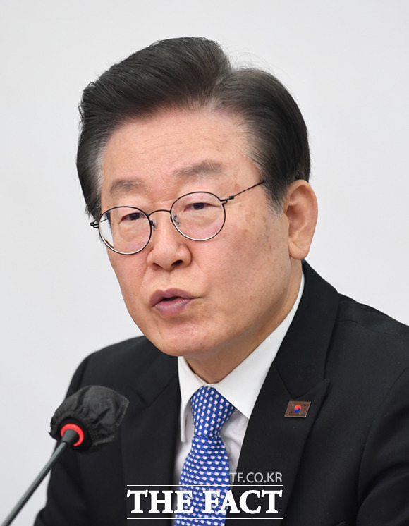 이재명, '5.18정신 헌법 수록 원포인트 개헌' 공식 제안 [TF사진관]
