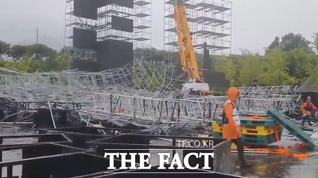 [속보] 미사경정공원 슈퍼팝 콘서트 무대 무너져…근로자 2명 중상·6명 경상 (영상)