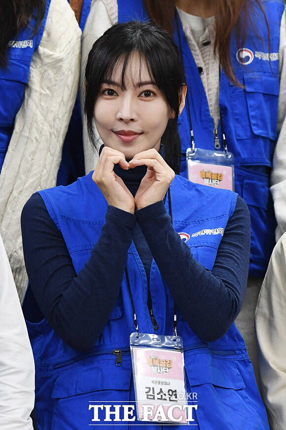 ‘착한 배우’ 김소연, 김장 나눔 봉사 [TF사진관]