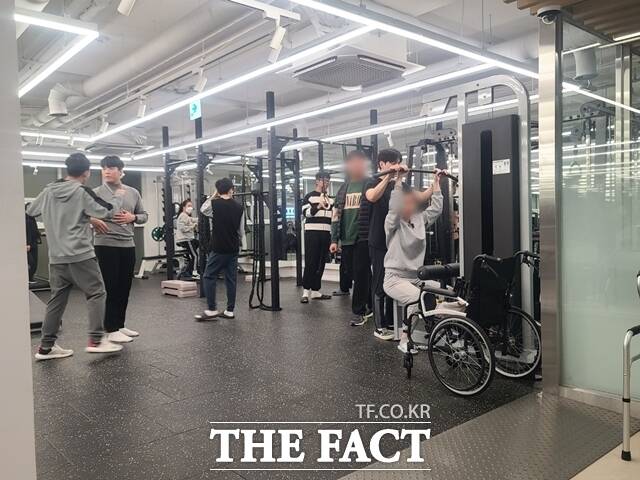 수업 끝나고 까까 먹어요…무장애 피트니스클럽의 특별함
