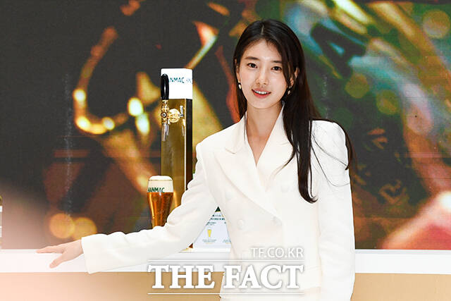 수지 시원한 맥주와 함께 완벽 비주얼 [TF사진관]