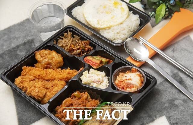 랍스터 나온다던 400만 원짜리 기숙학원, 급식업체는 무등록