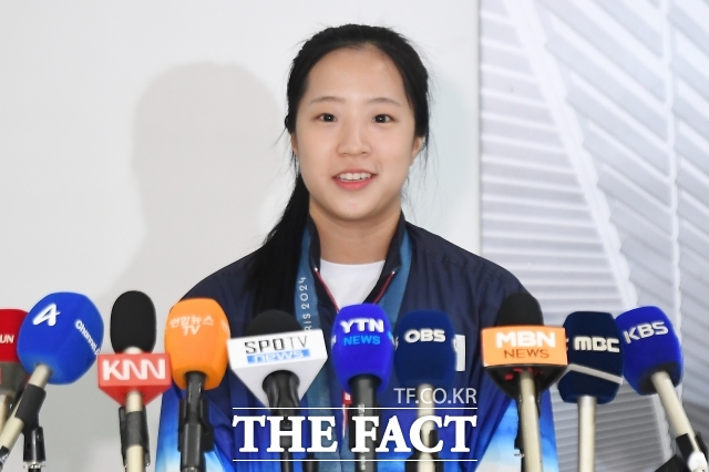 바나나우유부터 치킨까지...유통가 휩쓰는 신유빈 파워