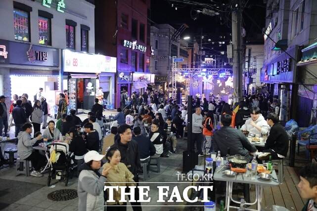 공주시 웰컴투신관동, 공연전문 축제로 자리매김
