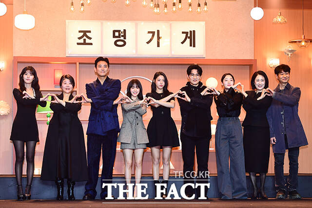 골목 끝을 밝히는 유일한 곳 조명가게 [TF사진관]