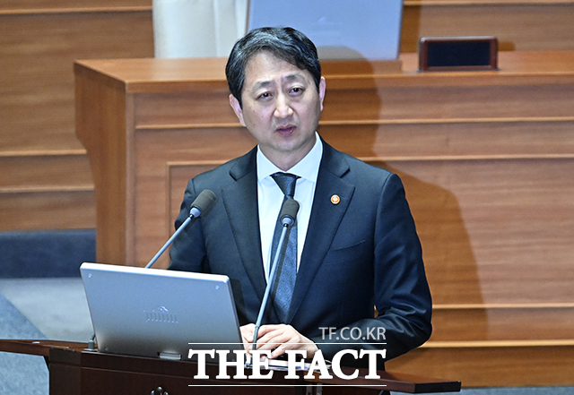질의에 답하는 안덕근 장관 [포토]