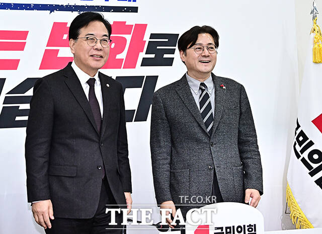 밝은 표정으로 홍익표 정무수석 접견하는 송언석 원내대표 [TF사진관]