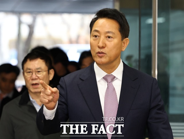 오세훈 "재판일정, 선거기간과 겹쳐 의문"…1차 공판 출석