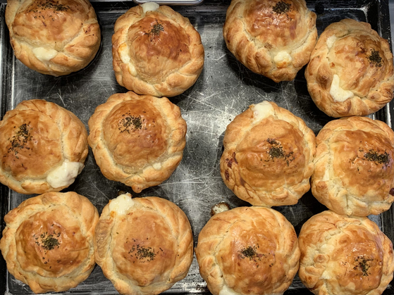 Portable pies are perfect for picnics