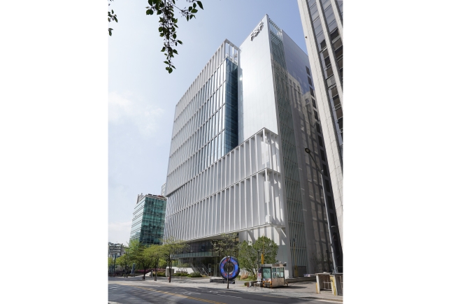 테헤란로 시대 연 F&F…김창수 회장 멋진 항해 해보자
