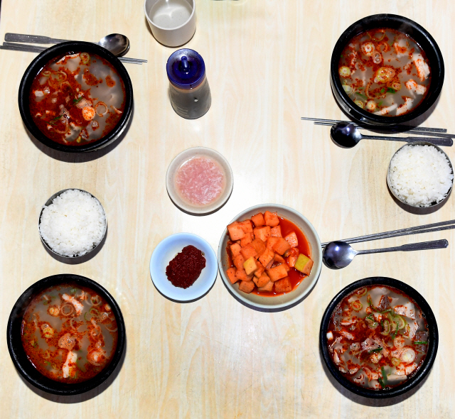 [맛있수다] 뜨끈한 국물에 푸짐한 건더기 마음까지 채워주는 든든한 한 끼