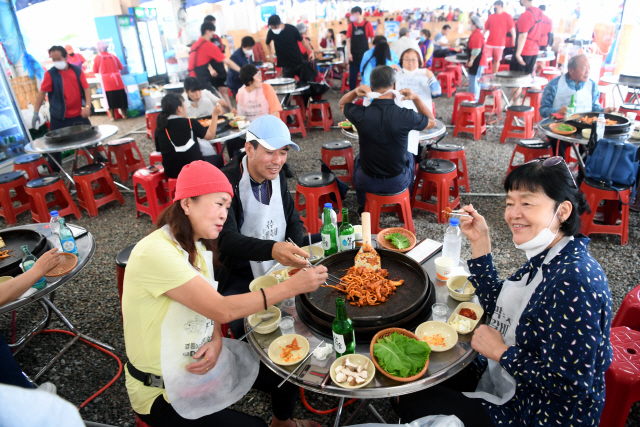 춘천막국수닭갈비축제 개막