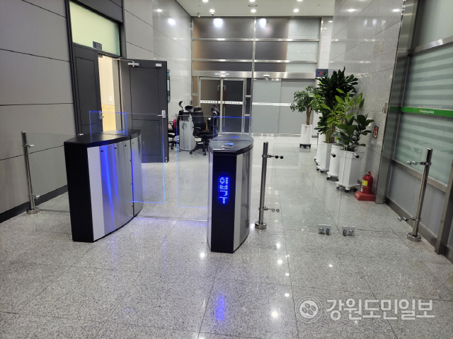 원강수 원주시장, 시장실 1층 이전 이어 스피드게이트도 철거…시민과 소통하겠다