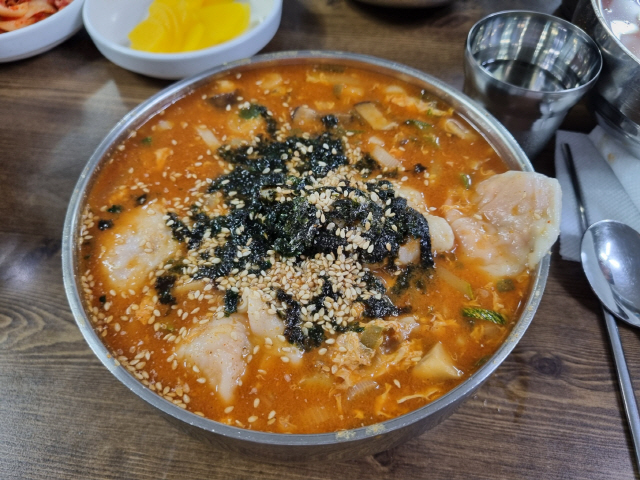 [경제단체장의 맛집로드] 원주에서 느끼는 강릉의 맛 시원·얼큰 장칼국수