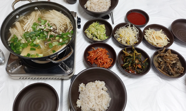 [경제단체장의 맛집로드] 정갈한 반찬 골고루 비빈 한 대접, 건강한 한끼 완성