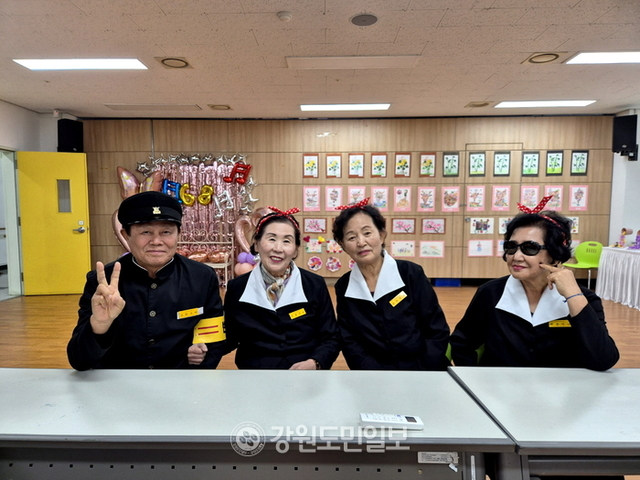 [시니어 현장] 인제군사회복지관, 꽃보다 老(노)치원 수료식