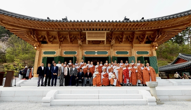강릉 용연사 대웅전 준공법회 불법(佛法) 등불 밝혀