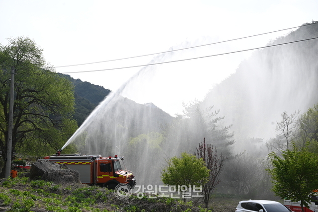 [현장컷] 인제 산불 헬기 진화