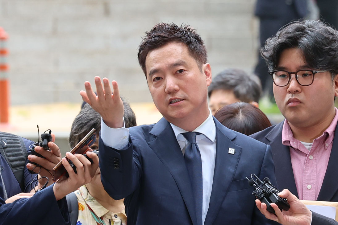‘김수현 명예훼손’ 가세연 김세의, 구속 갈림길...