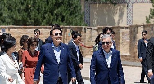 뚝배기라면에 맞춤형 공연까지… 우즈베크의 정성 가득 국빈 대접