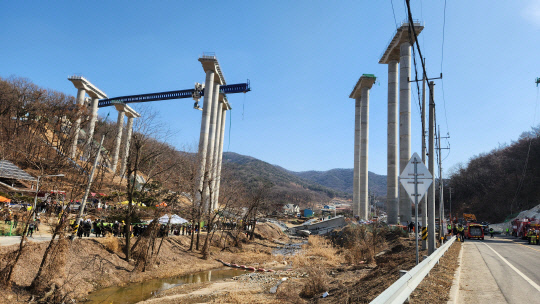 현대엔지니어링, 붕괴사고에 원인 규명 적극 협조
