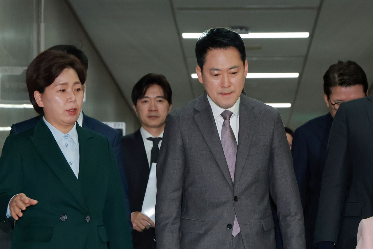 국힘, 오늘 의총 개최…장동혁 '절윤 거부' 두고 계파 충돌 전망