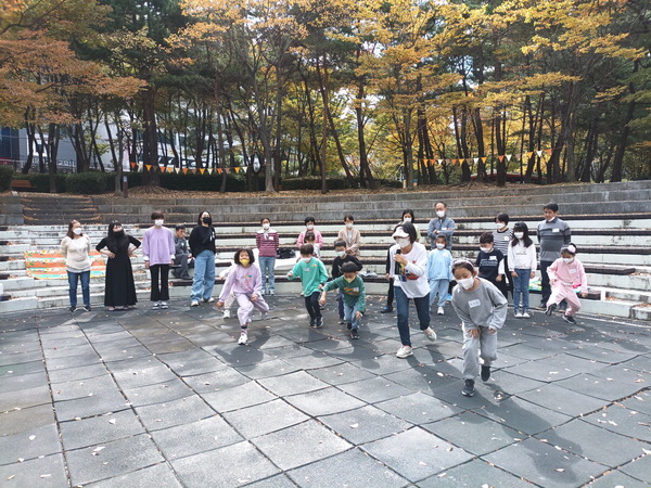 맞춤 돌봄으로 양육부담 줄이고, 치매관리로 100세까지 행복하게
