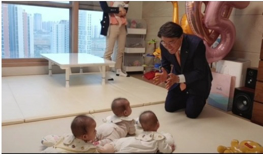 대기업 직원들 네쌍둥이 잇따라 출산 화제