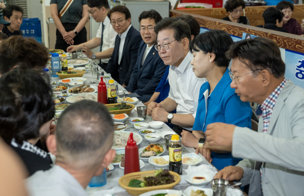 이재명 대표 해운대 바다에 세슘 있다하면 누가 오겠냐