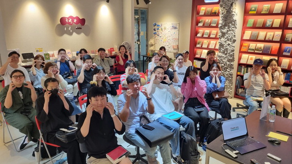 작은 동네책방의 큰 외침…연대합시다 골목 커뮤니티