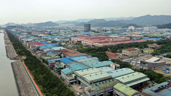 부산 제조업 심장, 녹산산단도 성장 꺾였다
