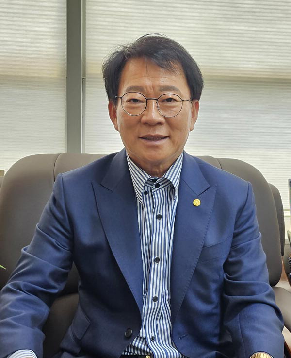 “부산 파크골프인 3만 명 시대, 구·군마다 골프장 조성 목표”
