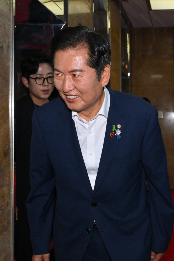 정청래, 전대 직후 강선우와 통화…"든든한 울타리 되겠다"
