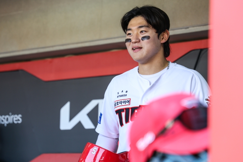 KIA 김도영, 부상 복귀 닷새만 3루수로..이범호 