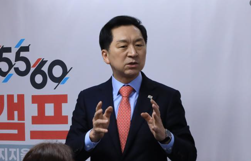 나경원, 잠행 끝내고 김기현 손 잡아.. 반윤 낙인  지울까