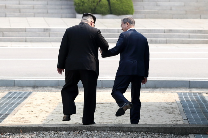 이재명 "문재인-김정은 군사분계선 넘던 모습 감동.. 남북 대화  재개해야"