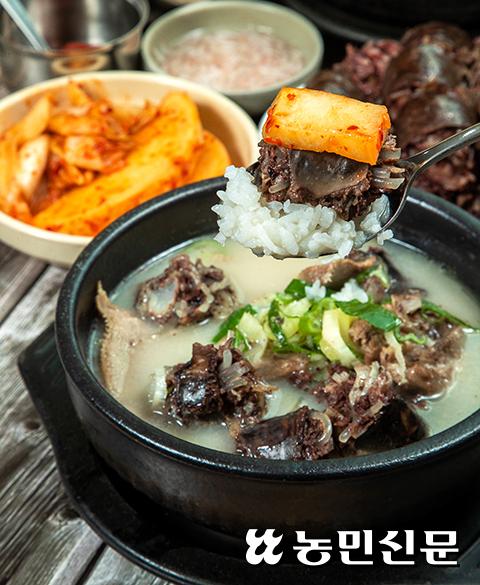 [향토밥상] 선지·채소 꽉 채운 병천 순대국…손님 속도 든든히 채워주네