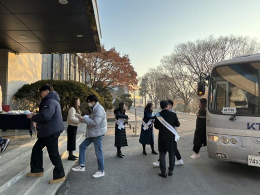 농협은행 정부과천청사지점, 청사 입주 기관 직원 대상 이벤트 열어