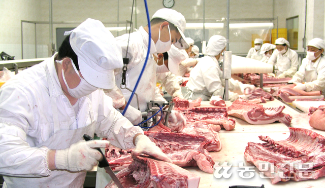 ‘거래가격 보고제’ 돼지고기 대표가격 대안될까