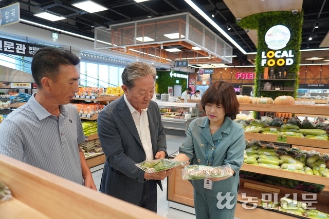 지역 농산물 유통 중심…조천농협 로컬푸드 하나로마트, 개점 초기부터 ‘대박’