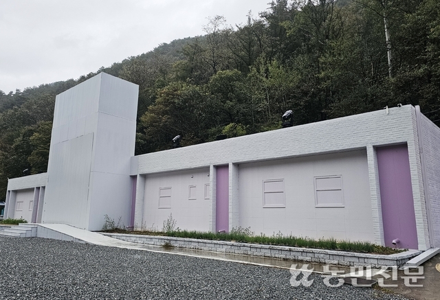 [학교의 재탄생] 눈길잡는 형형색색 AI아트…실감나는 체험에 관람객 ‘매료’